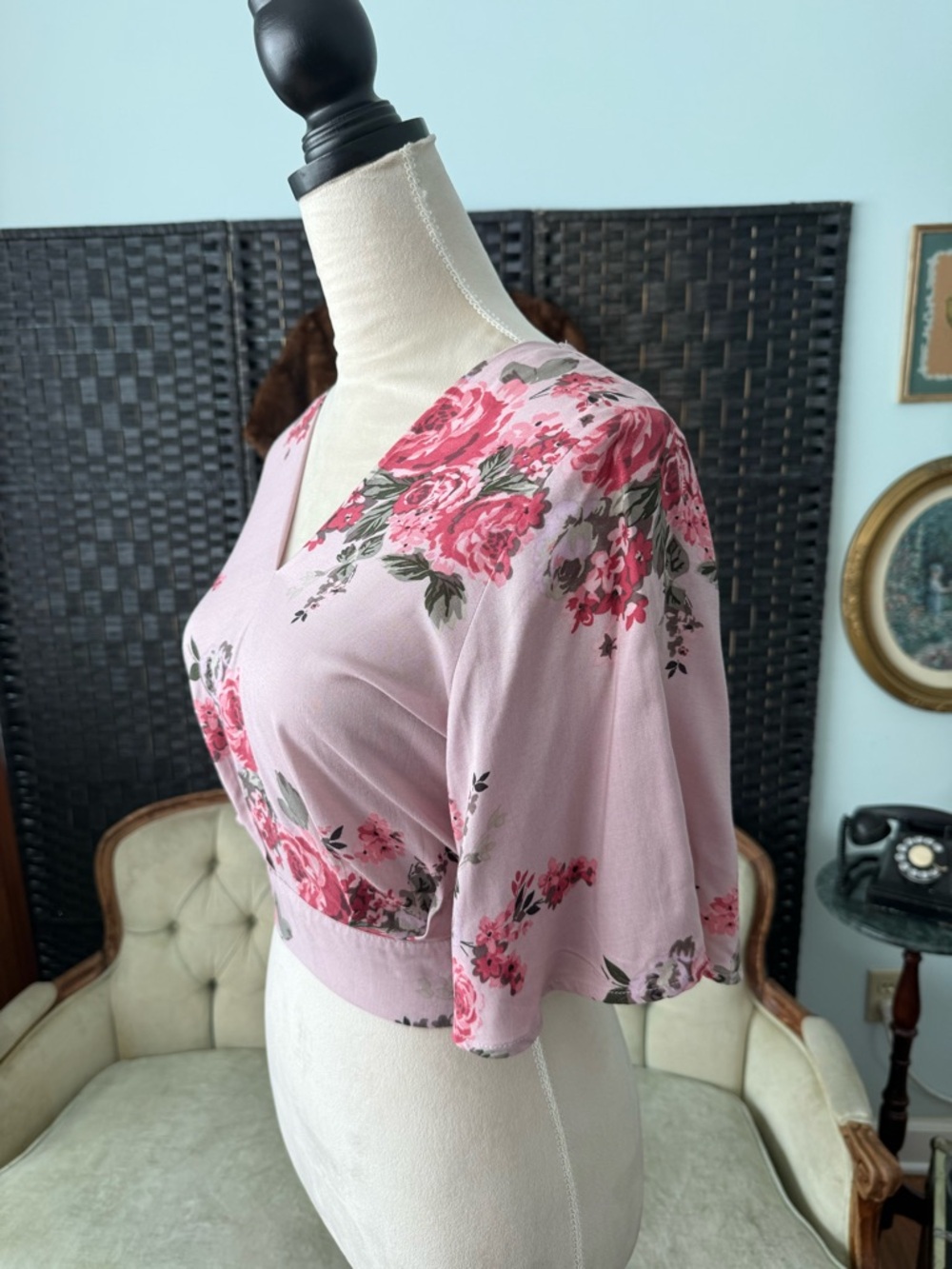 🌸 Nwot Polly and Esther Rose Floral Wrap CropTop Tie Waist Bell Sleeve Blouse L - Picture 5 of 11